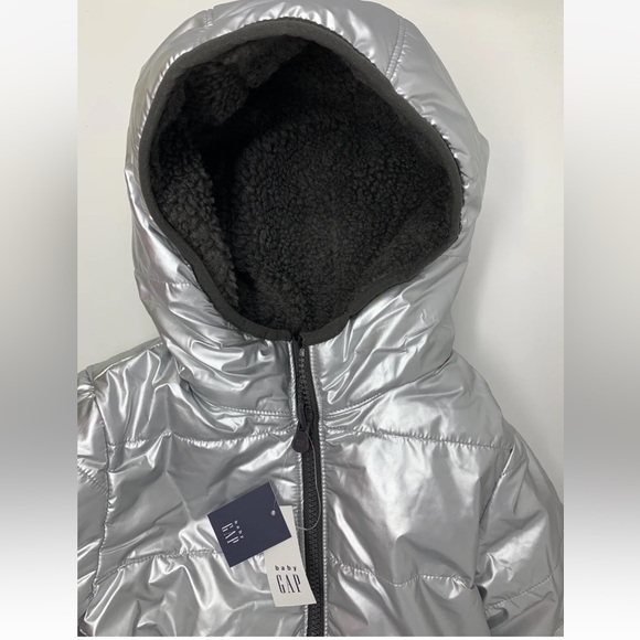 NWT 2T Gap reversible metallic Sherpa silver/grey winter coat - Picture 4 of 10